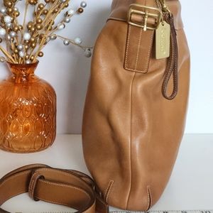 Vintage Coach -9325 Lgt Brown Leather Hobo Bag Crossbody Bag Zip Closure